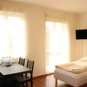 Проживание в семье Fredry 8, Piastow
