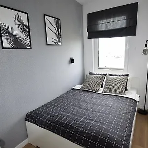 https://apt-apartament-west-parking-free.hotelswroclaw.com